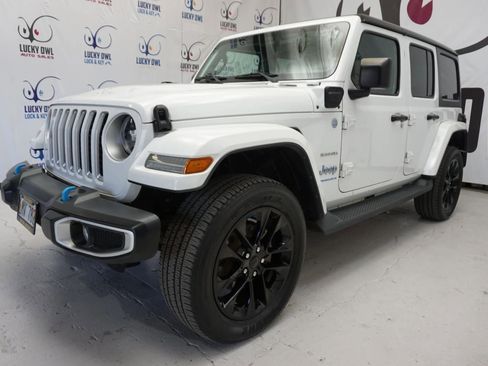 Used 2023 Jeep Wrangler Sahara AWD/4WD image 26