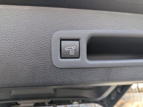 New 2026 Toyota Sienna XLE FWD image 15