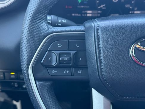 Used 2025 Toyota Tundra Limited AWD/4WD image 22