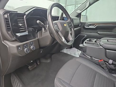Used 2025 Chevrolet Silverado 1500 LT image 45