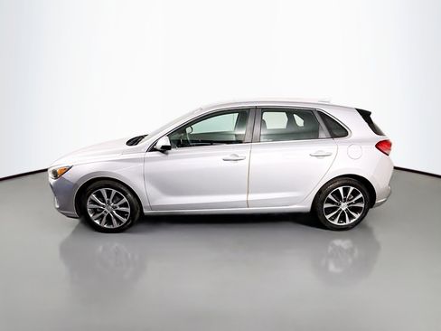 Used 2018 Hyundai Elantra GT image 6