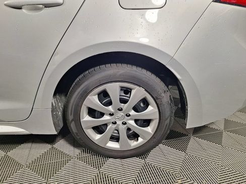 Used 2025 Toyota Corolla LE FWD image 22