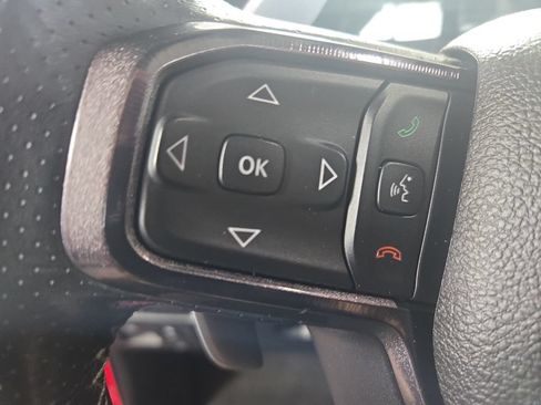 Used 2022 RAM 1500 Laramie AWD/4WD image 19