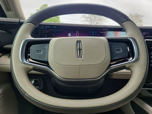 Certified 2024 Lincoln Nautilus Reserve image 23