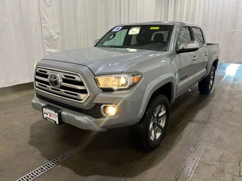 Used 2019 Toyota Tacoma Limited image 8