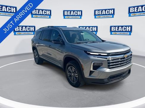 New 2026 Chevrolet Traverse LT FWD image 2