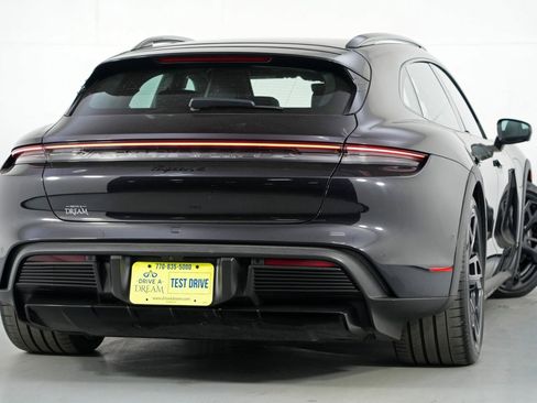 Used 2022 Porsche Taycan 4 Cross Turismo image 5