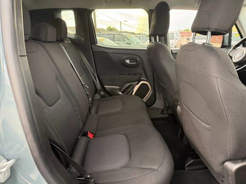 Used 2016 Jeep Renegade Latitude AWD/4WD image 14