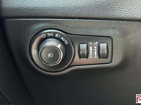 Used 2021 Jeep Compass Limited w/ Sun and Sound Group AWD/4WD image 33