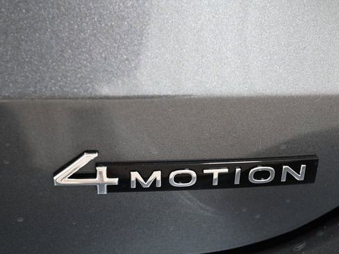 New 2025 Volkswagen Tiguan SE R-Line image 19