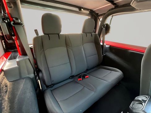 Used 2018 Jeep Wrangler Sport AWD/4WD image 26