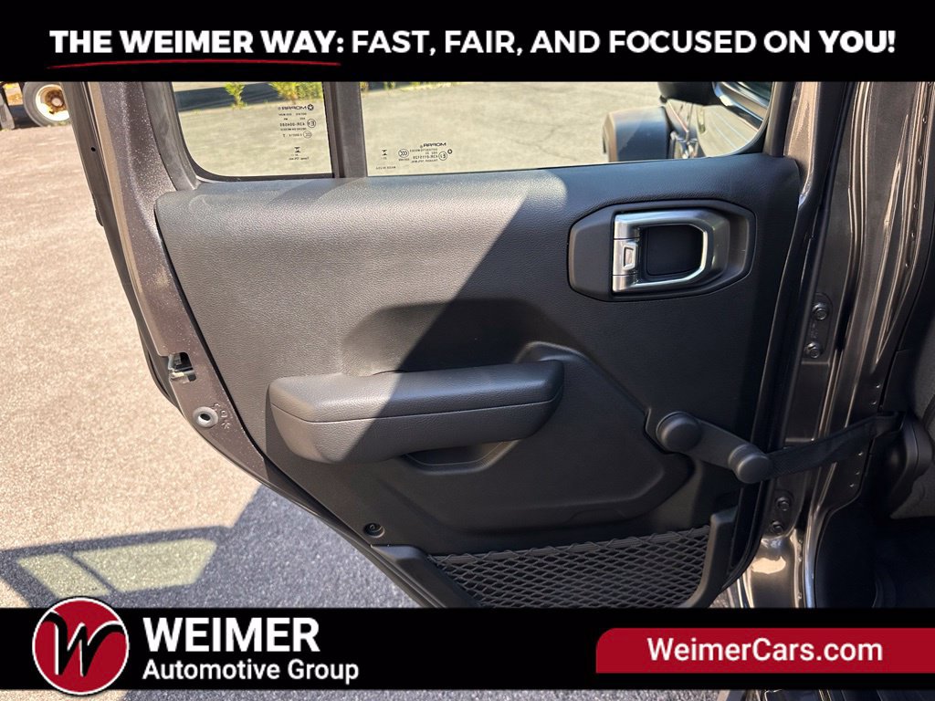 Used 2024 Jeep Gladiator Sport AWD/4WD image 18