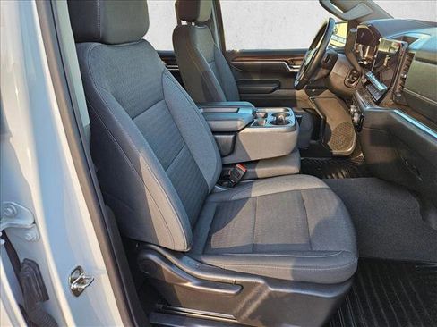 Used 2023 Chevrolet Silverado 1500 LT AWD/4WD image 17
