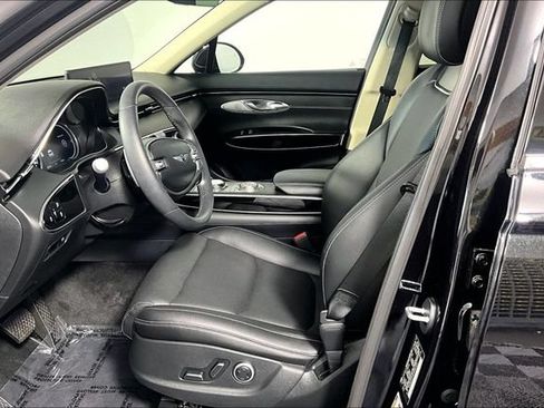 Used 2025 Genesis GV70 2.5T AWD/4WD image 13
