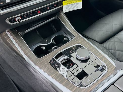 Used 2026 BMW X7 xDrive40i w/ M Sport Package image 15