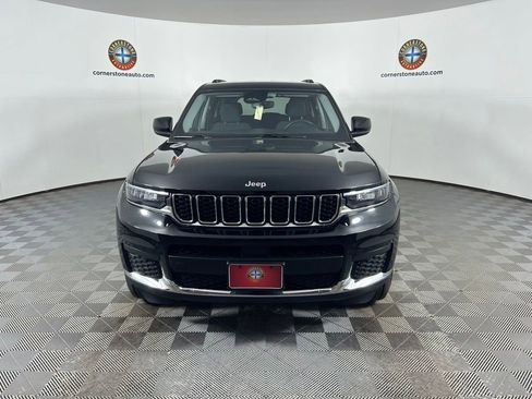 Used 2023 Jeep Grand Cherokee L Laredo image 16