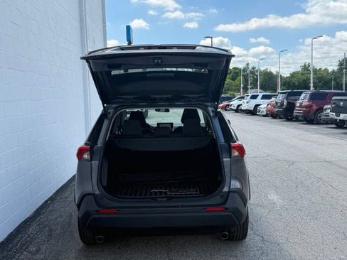 Used 2023 Toyota RAV4 LE AWD/4WD image 9