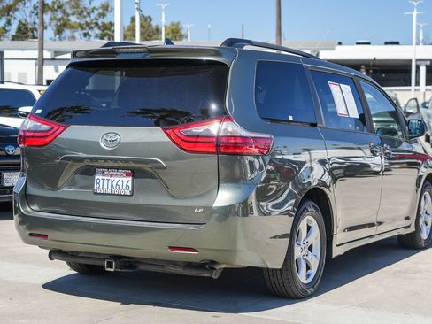 Certified 2020 Toyota Sienna LE w/ Carpet Mat Package FWD image 6