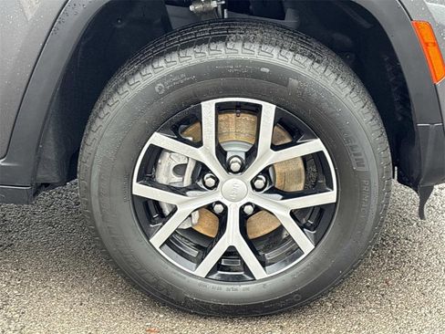 New 2025 Jeep Grand Cherokee L Limited image 11