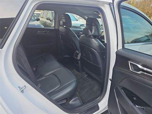 Certified 2023 Kia Sportage EX image 32