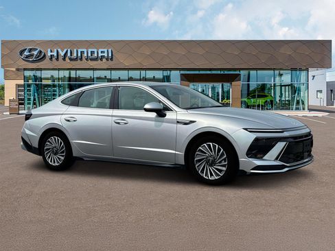 New 2025 Hyundai Sonata Limited image 10