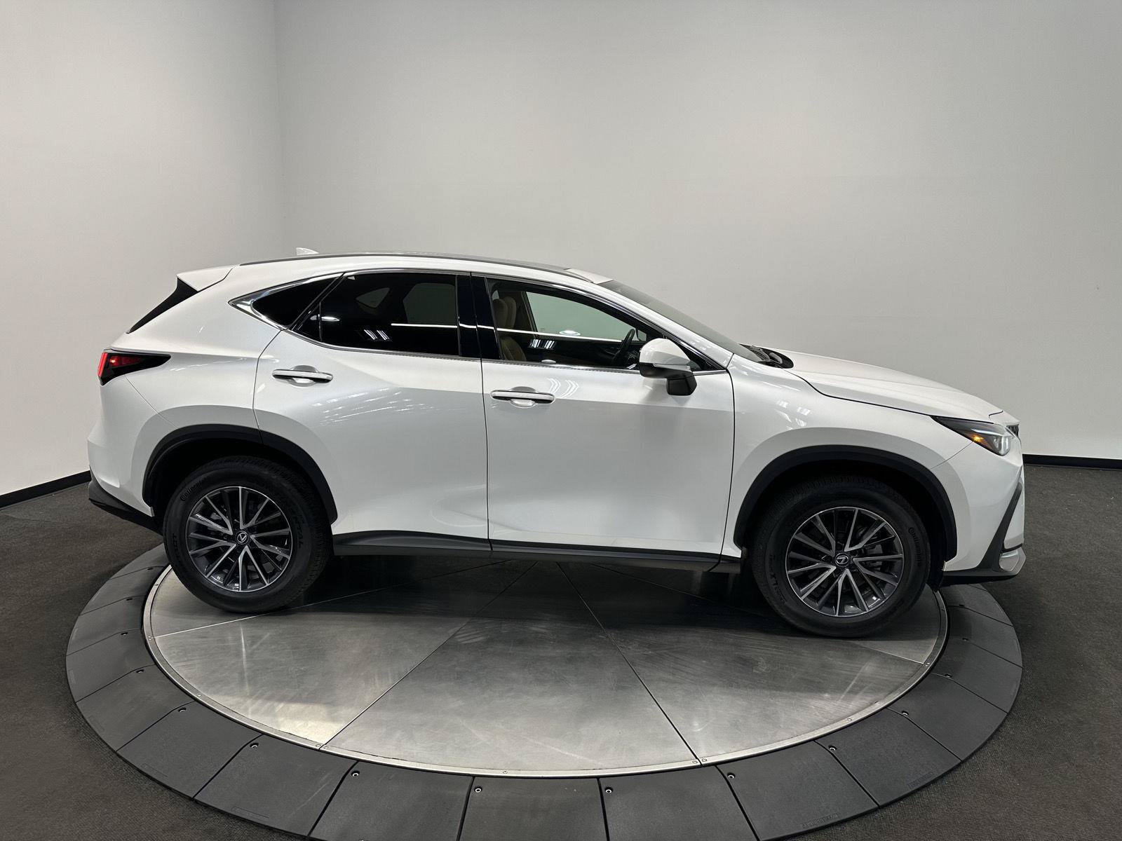 Used 2024 Lexus NX 350 AWD image 8