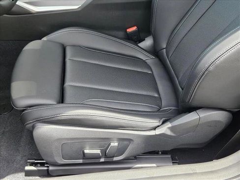 Used 2025 BMW 230i xDrive Coupe image 4