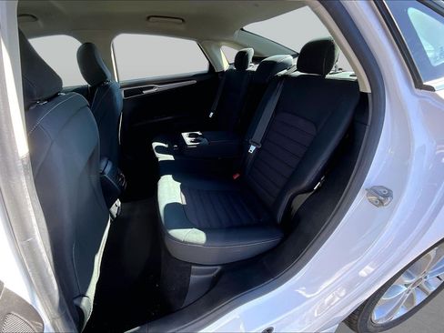 Used 2020 Ford Fusion SE FWD image 26