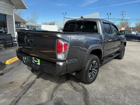 Used 2023 Toyota Tacoma TRD Sport image 3