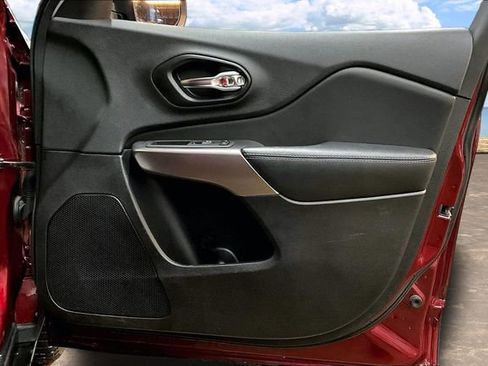 Used 2021 Jeep Cherokee Latitude image 28