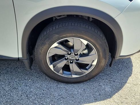 Certified 2025 Nissan Rogue SV w/ SV Premium Package FWD image 7