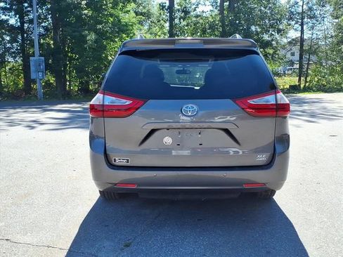 Used 2017 Toyota Sienna XLE w/ XLE Navigation Package AWD/4WD image 6