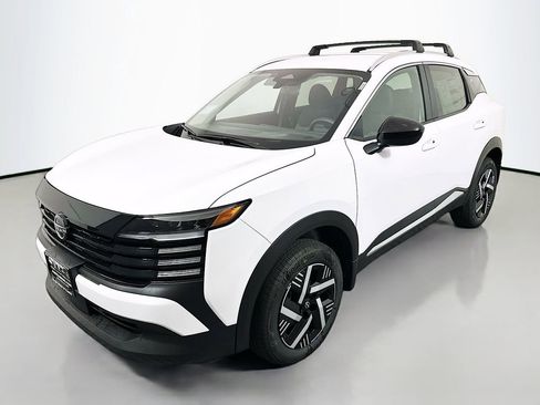 New 2026 Nissan Kicks SV w/ Cold Weather Package FWD image 3