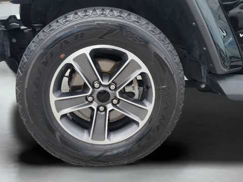 Used 2023 Jeep Wrangler Unlimited Sahara AWD/4WD image 26
