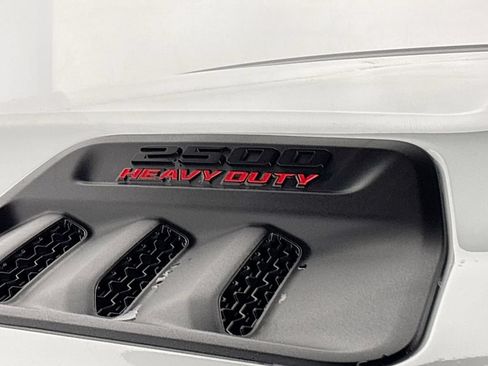 New 2026 RAM 2500 Laramie AWD/4WD image 25