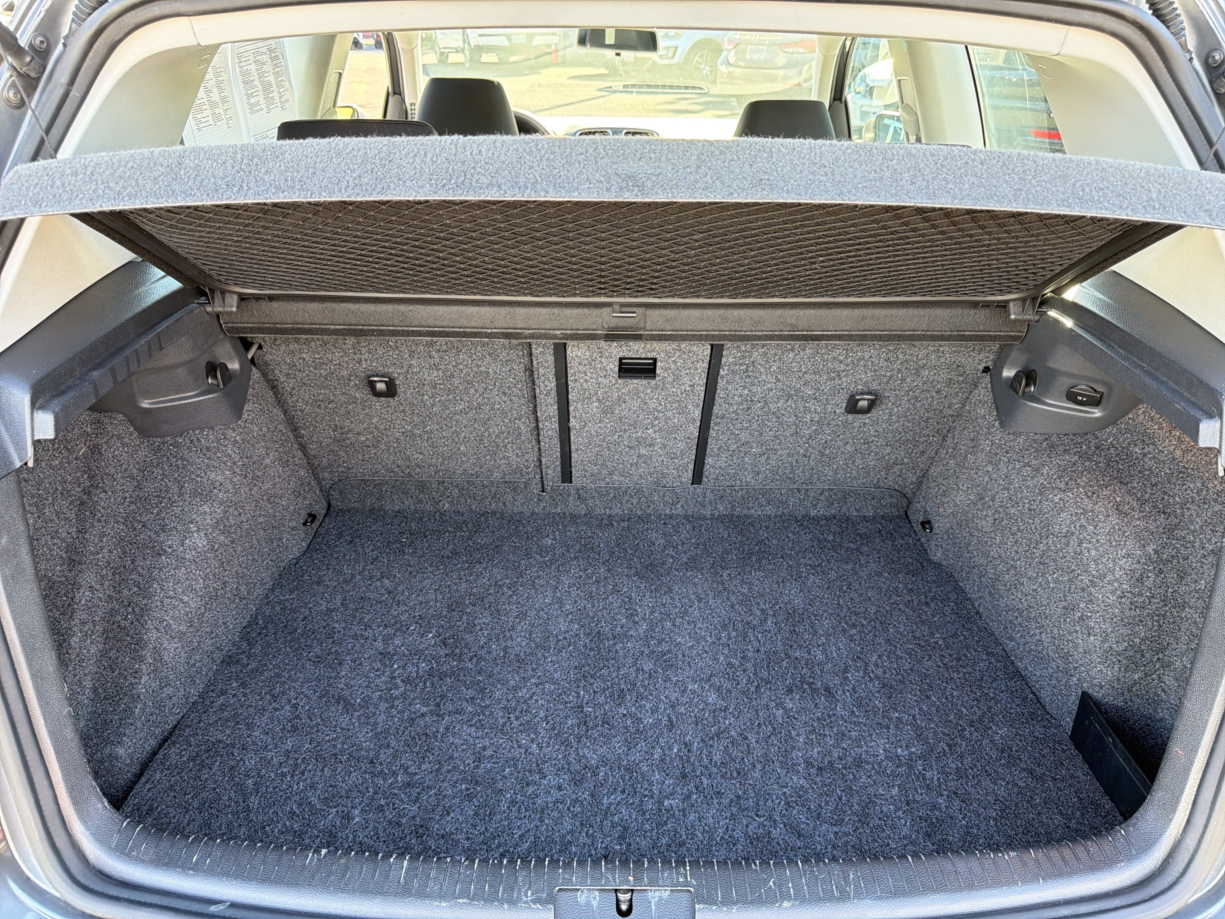 Used 2012 Volkswagen Golf 2-Door FWD image 4