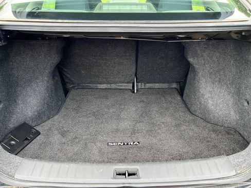 Used 2015 Nissan Sentra SV FWD image 31