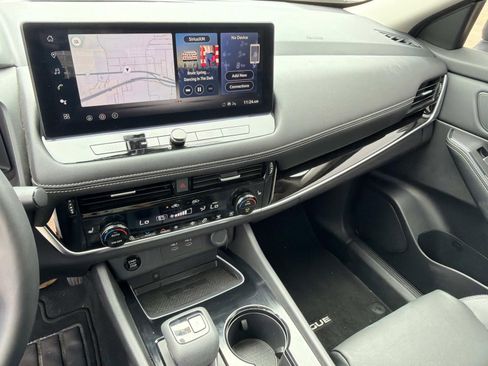 Certified 2025 Nissan Rogue SL w/ SL Premium Package image 3