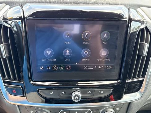Used 2023 Chevrolet Traverse Premier FWD image 22