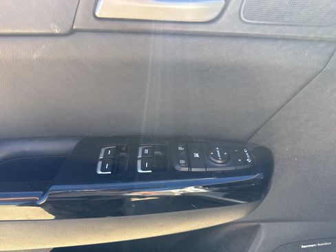 Used 2021 Kia Sportage EX w/ EX Technology Package image 17