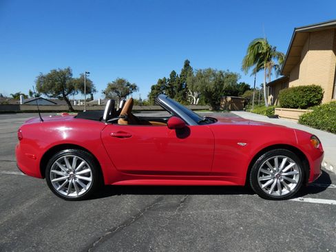 Used 2018 FIAT 124 Spider Lusso w/ Convenience Group image 6
