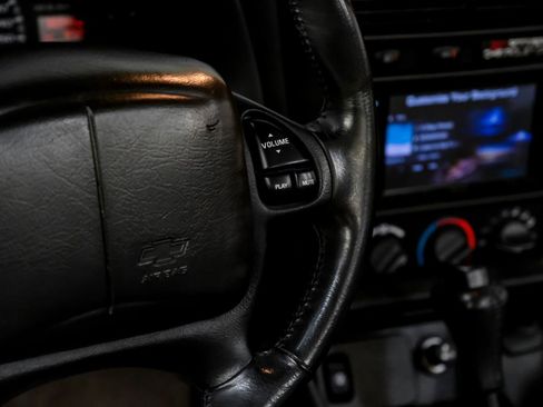 Used 2002 Chevrolet Camaro Z28 w/ SS Performance/Appearance Pkg RWD image 13