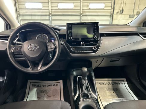 Used 2022 Toyota Corolla LE FWD image 4