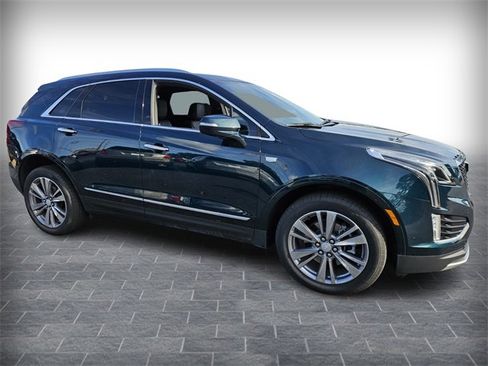 Certified 2025 Cadillac XT5 Premium Luxury image 3