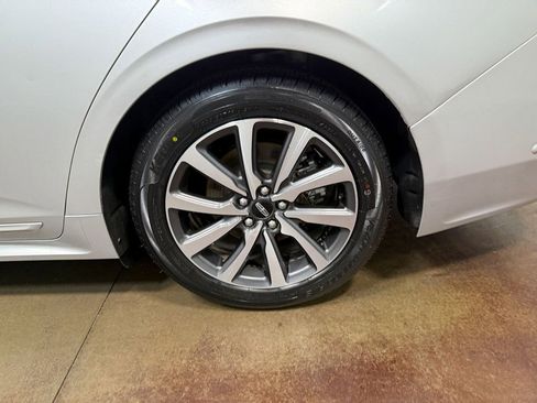 Used 2019 Lincoln Continental Premiere image 90