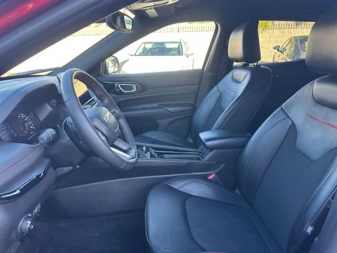 Used 2025 Jeep Compass Trailhawk image 25