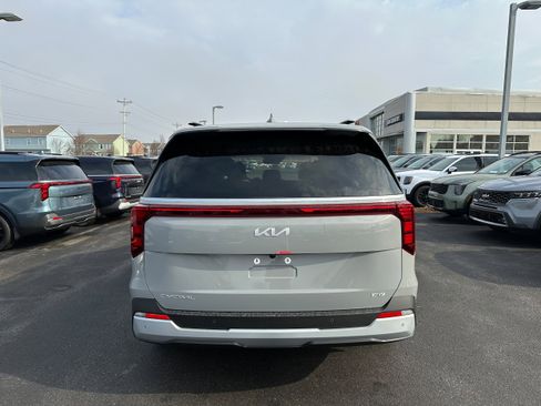 New 2026 Kia Carnival EX image 6