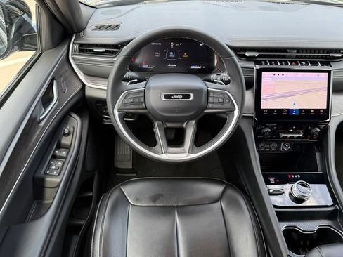 Used 2024 Jeep Grand Cherokee Limited AWD/4WD image 21