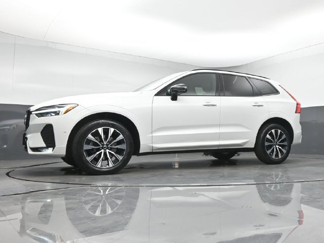 Used 2024 Volvo XC60 B5 Plus w/ Protection Package Premier AWD/4WD image 38