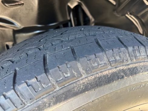 Used 2023 Jeep Gladiator Sport image 27